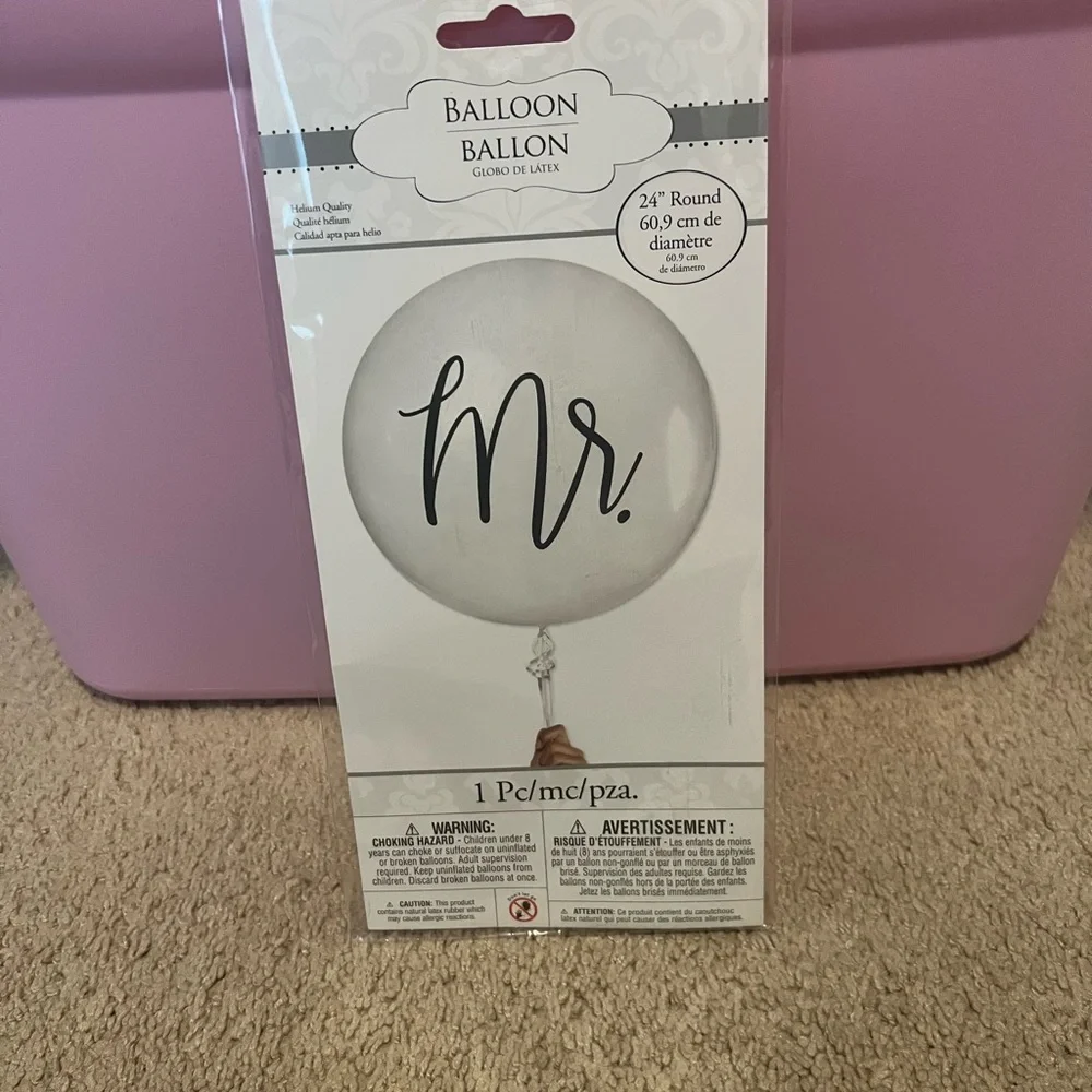 Mr. & Mrs. White Balloons